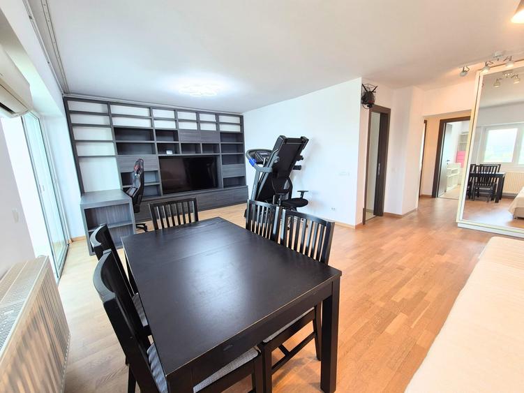 Apartament cu 3 camere decomandat în Metalurgie