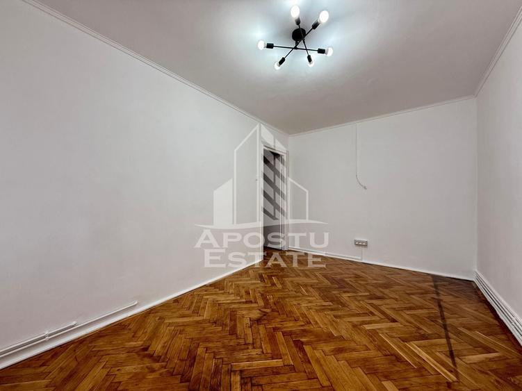 Apartament cu 3 camere decomandat în Circumvalațiunii