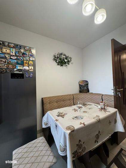 Apartament cu 3 camere semidecomandat, mobilat în Rahova