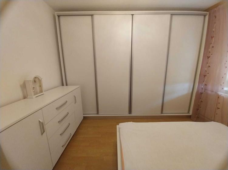 Apartament cu 3 camere decomandat în Nufărul