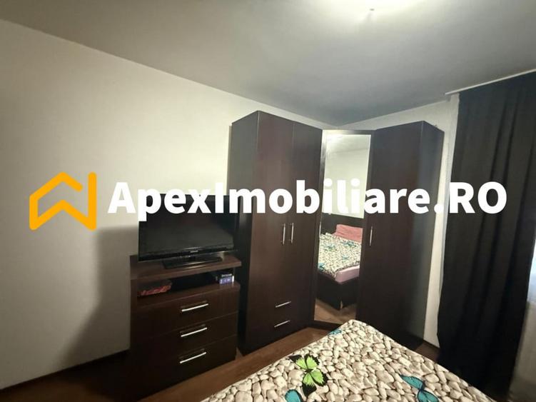 Apartament cu 3 camere decomandat în Titan