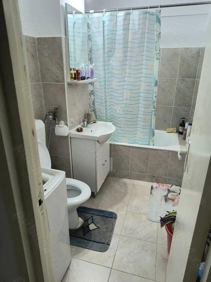 Apartament cu 2 camere decomandat în Micro 15
