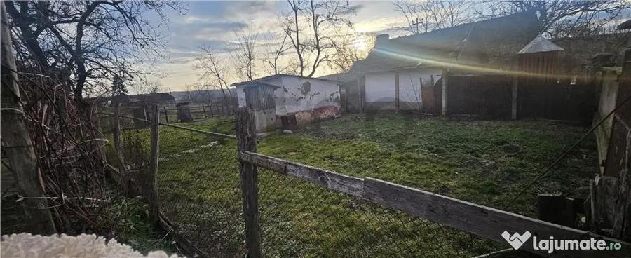 Teren de 2117 mp, în Cetariu