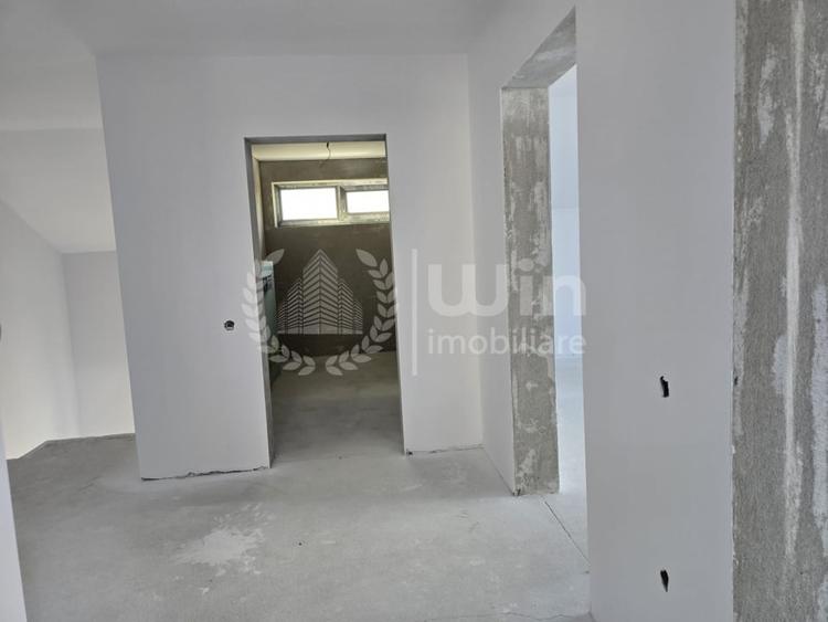 Casă individuală cu 4 camere cu Canalizare în Dâmbul Rotund