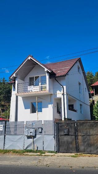 Casă individuală cu 4 camere cu Teren 265 Mp în Central