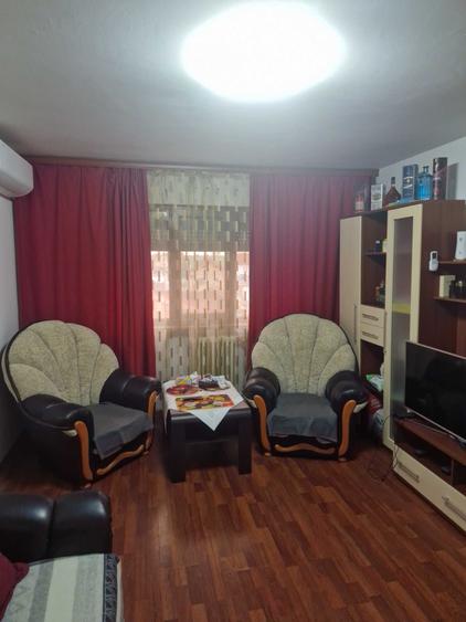 Apartament cu 2 camere semidecomandat în Sud