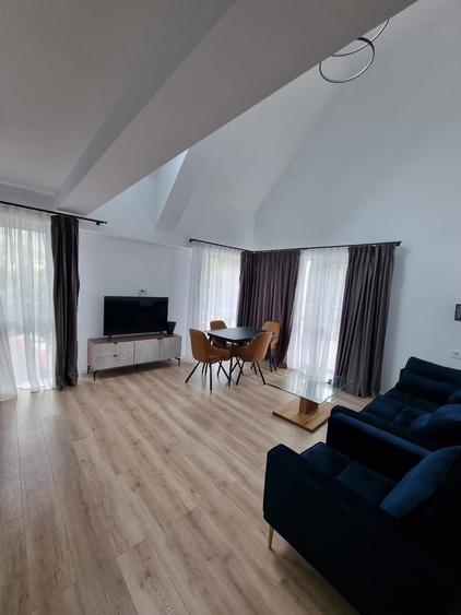 Penthouse cu 3 camere semidecomandat, mobilat în Moroieni