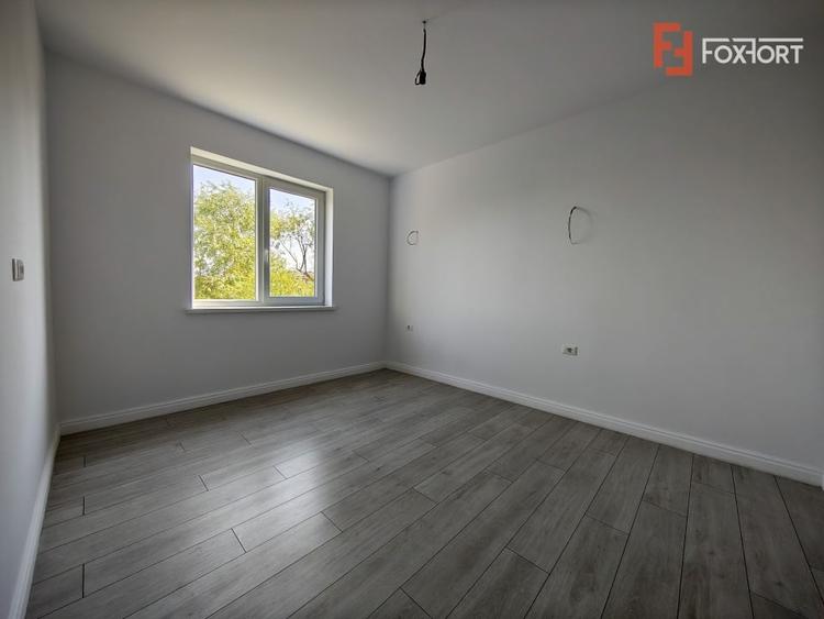 Apartament cu 2 camere decomandat în Giroc