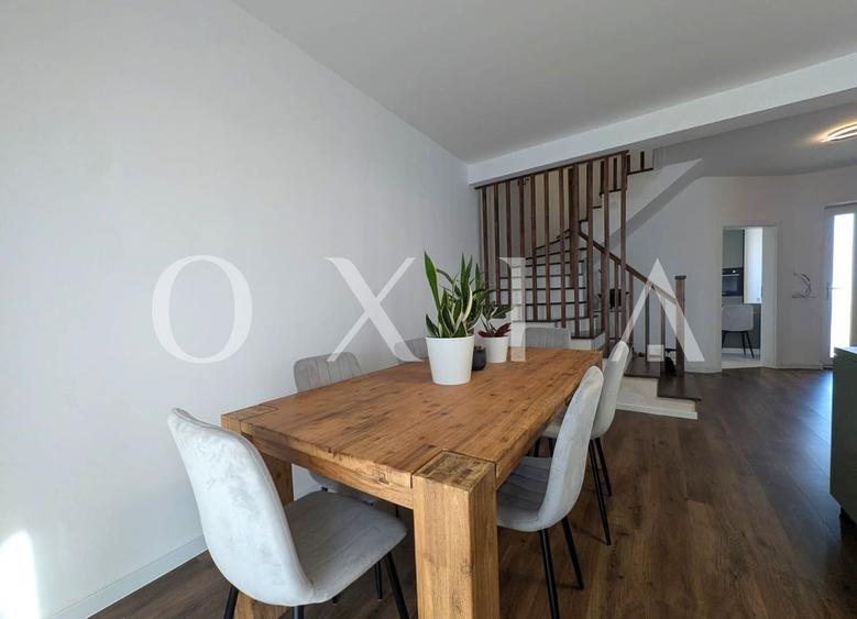 Duplex cu 4 camere cu Canalizare în Giroc