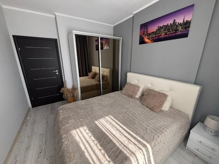 Apartament cu 2 camere decomandat, mobilat în Roșu