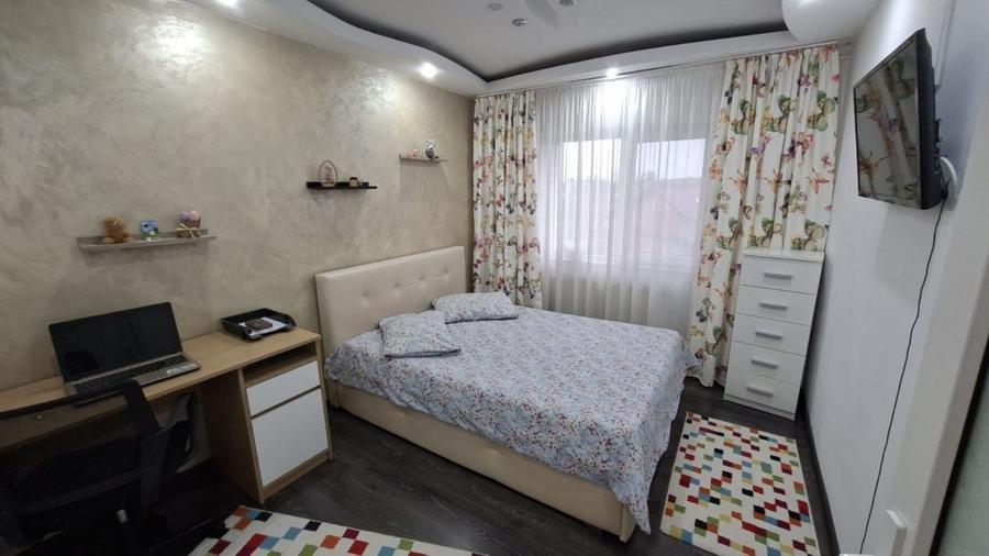 Apartament cu 3 camere decomandat, mobilat în Eremia