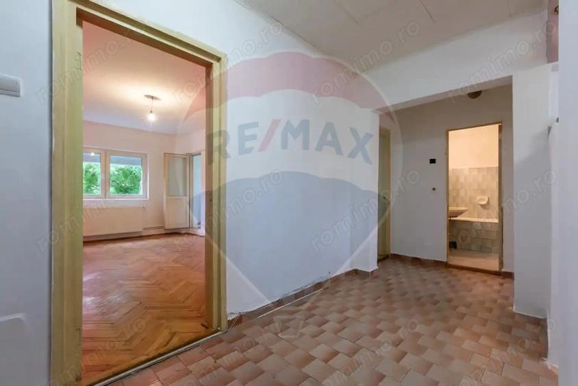 Apartament cu 3 camere decomandat în Central
