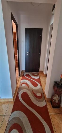 Apartament cu 3 camere decomandat, mobilat în Mircea cel Bătrân