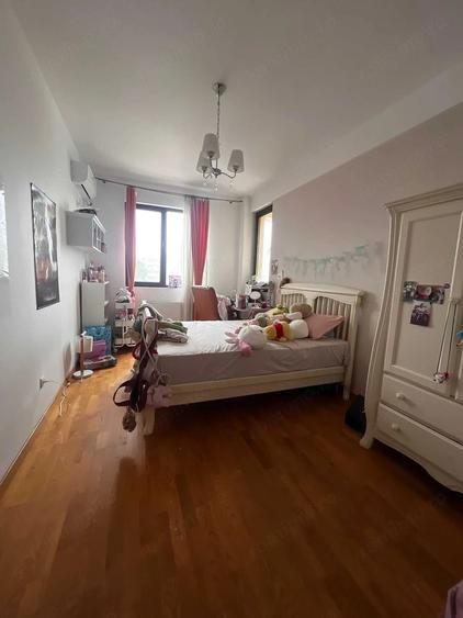 Apartament cu 3 camere decomandat în Grivița