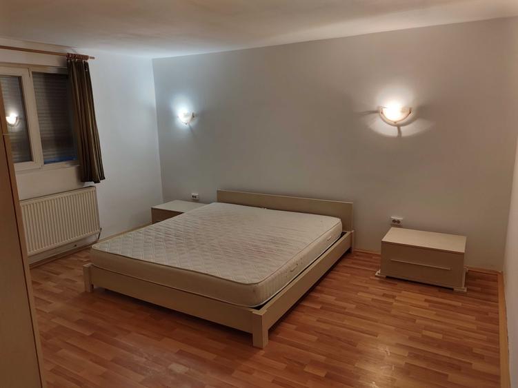 Apartament cu 2 camere semidecomandat în Buziașului