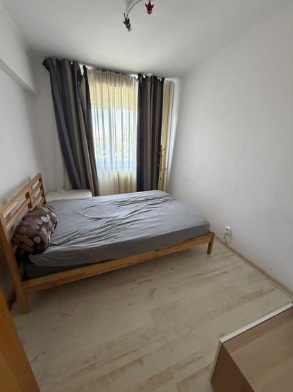 Apartament cu 3 camere decomandat, mobilat în Alexandru Obregia