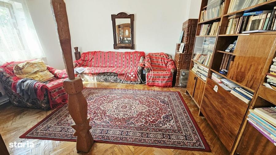 Casă cu 4 camere în Central
