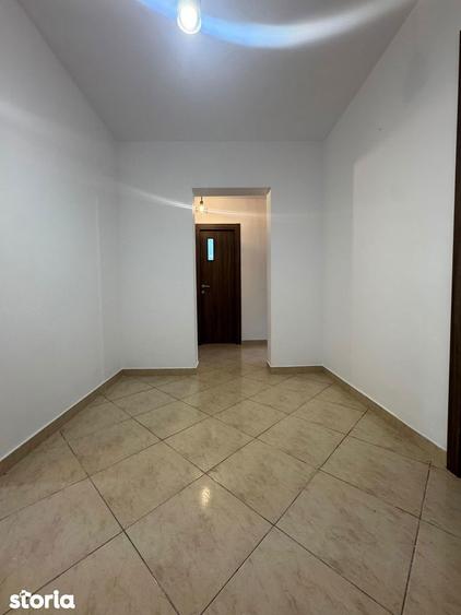 Apartament cu 3 camere semidecomandat în Dorobanți