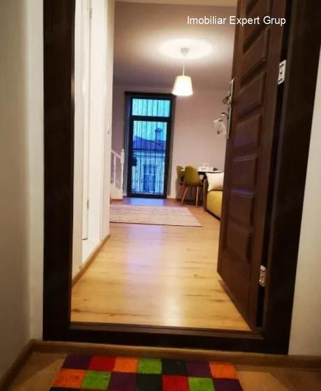 Apartament cu 4 camere decomandat în P-ța Unirii