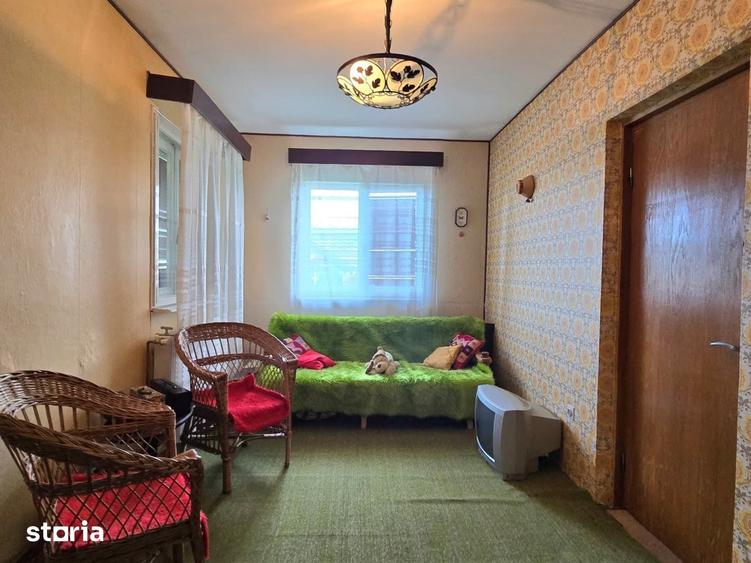 Casă cu 6 camere cu Teren 1632 Mp în Albești
