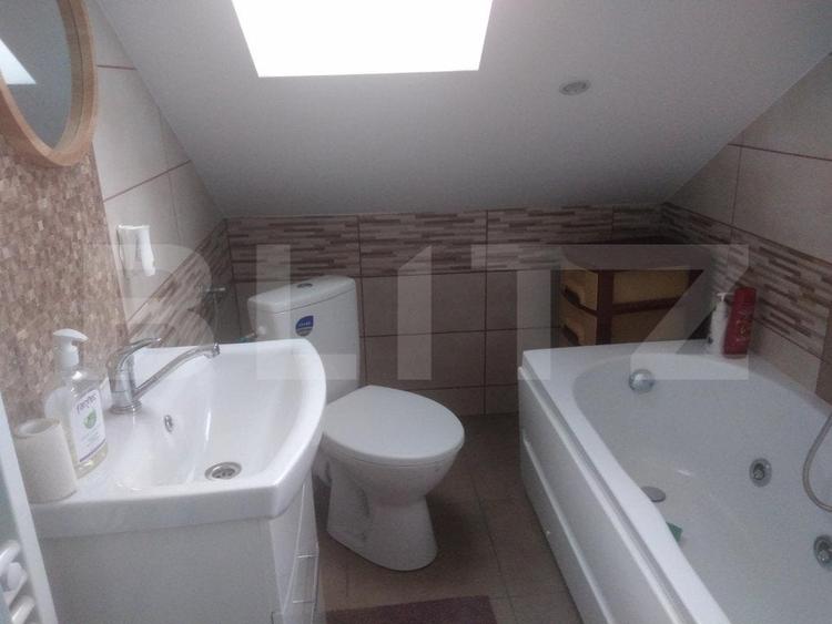 Casă individuală cu 4 camere cu Canalizare în Dâmbul Rotund