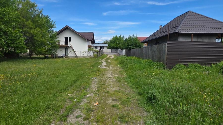 Teren Construcții intravilan de 2546 mp, în Zăvoi