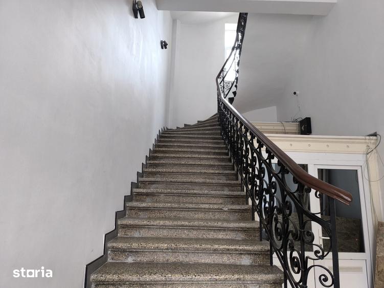 Spațiu comercial, de 809.89 mp, în Gara