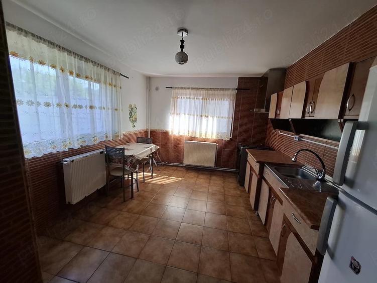 Casă cu 2 camere cu Teren 2400 Mp în Dragomirești