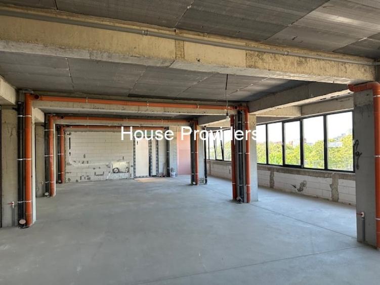 Spațiu comercial, de 530 mp, în Drumul Taberei
