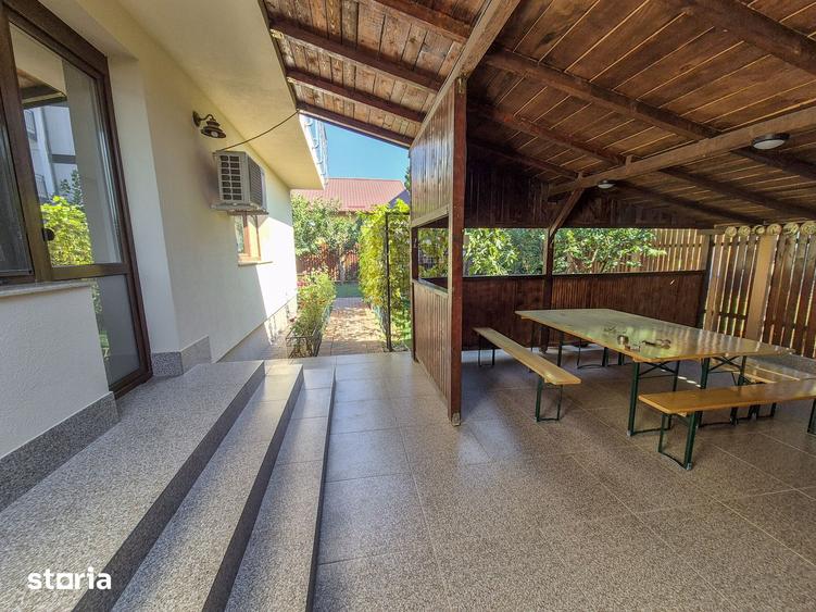 Casă cu 6 camere cu Teren 489 Mp în Central