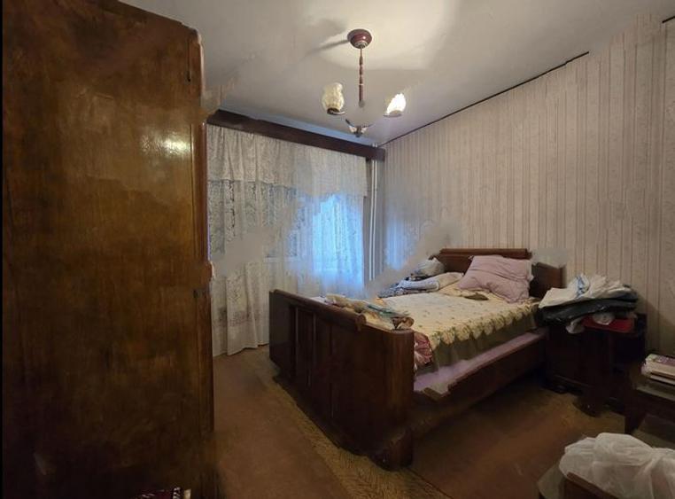 Apartament cu 3 camere semidecomandat în Iancului