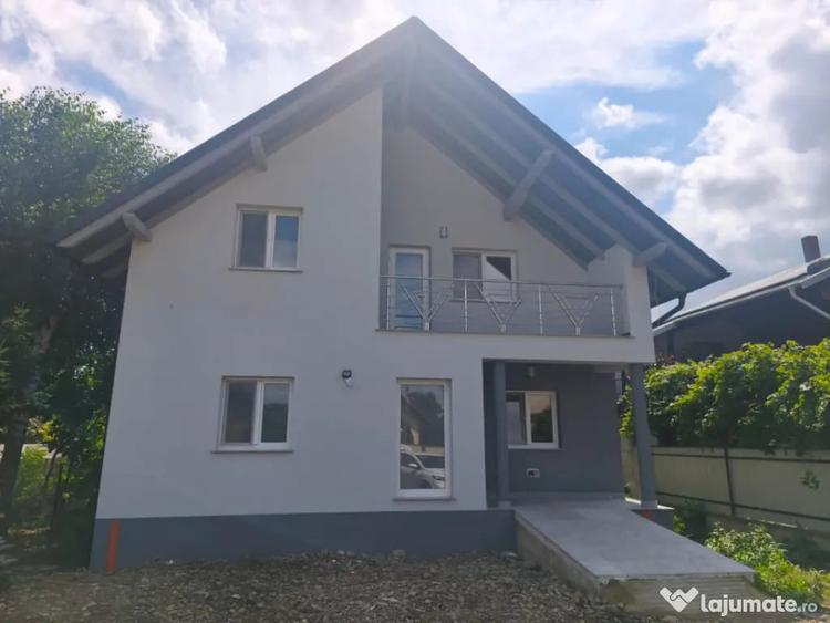 Casă cu 5 camere cu Teren 500 Mp în Rădăuți