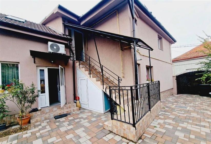 Casă cu 6 camere cu Teren 190 Mp în Ultracentral
