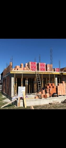 Casă individuală cu 5 camere cu Canalizare în Hărman