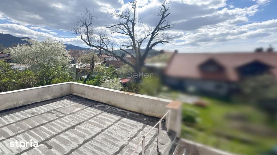 Casă cu 5 camere decomandat cu Teren 200 Mp în Griviței
