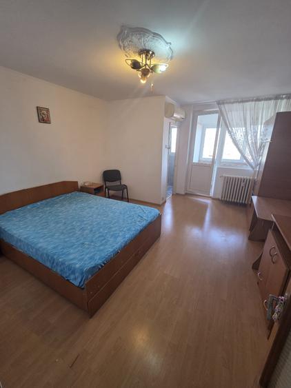 Garsonieră semidecomandată în Titan