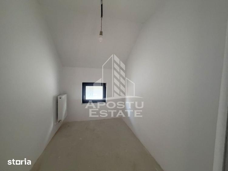 Casă cu 5 camere cu Teren 465 Mp în Sânandrei