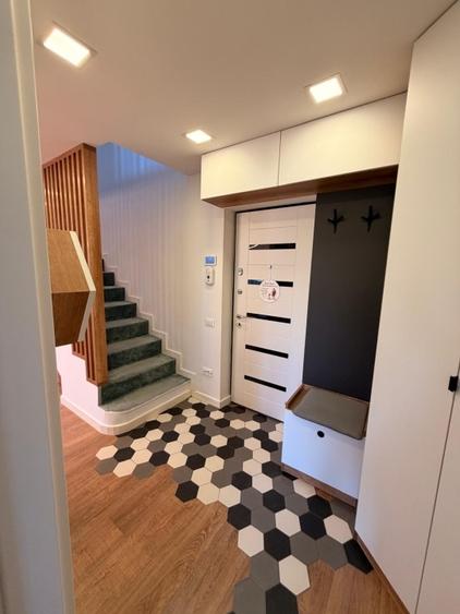 Apartament cu 4 camere decomandat, mobilat în Băneasa