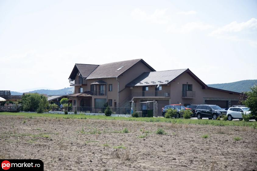 Proprietate specială, de 1,120 mp, în Podu Oltului
