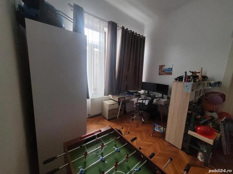 Apartament cu 3 camere semidecomandat în P-ța Maria