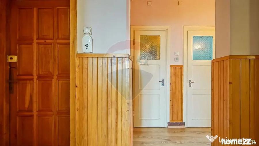 Apartament cu 4 camere decomandat în Dealul Cetății