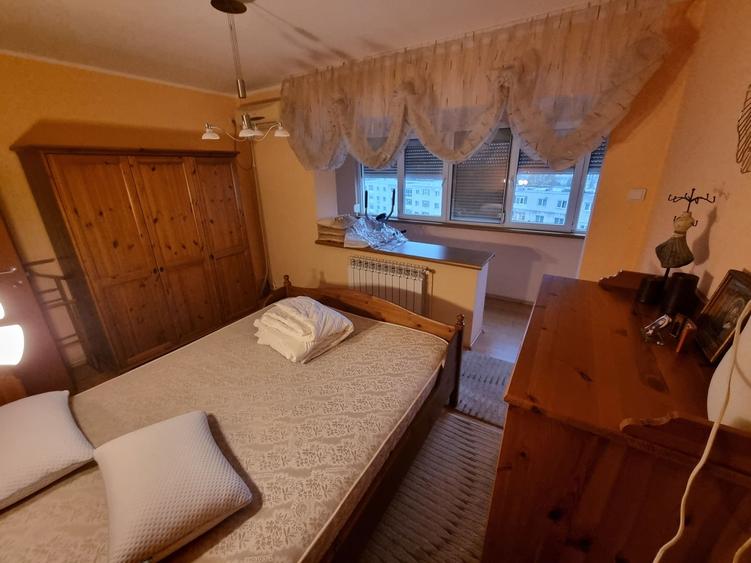 Apartament cu 3 camere decomandat, mobilat în Tomis Nord