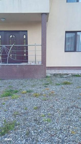 Casă cu 4 camere cu Teren 230 Mp în Dumitra