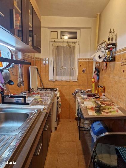 Apartament cu 2 camere decomandat, mobilat în Tei