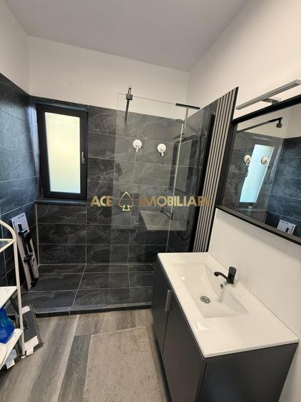 Casă individuală cu 4 camere cu Canalizare în Berceni