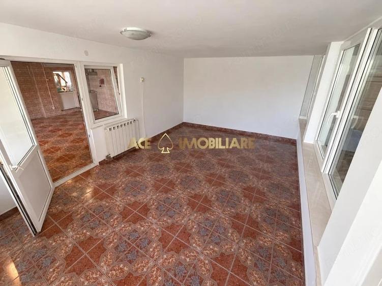 Casă cu 10 camere în 13 Septembrie
