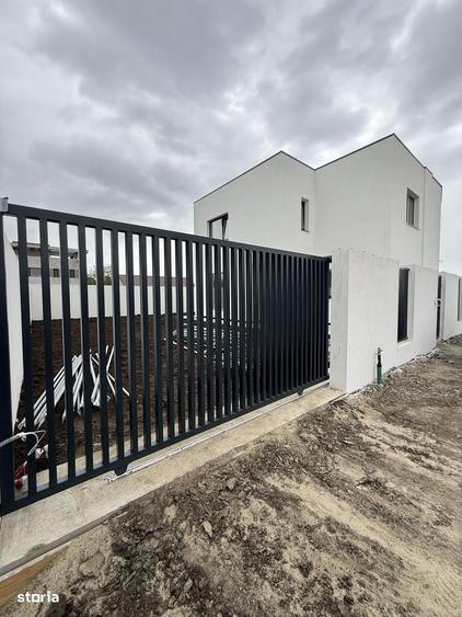 Casă cu 4 camere în Costi