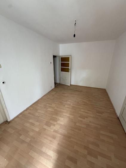 Apartament cu 2 camere în P-ța Doina