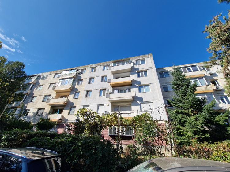 Apartament cu 2 camere semidecomandat în Tomis III