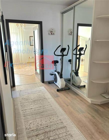 Apartament cu 3 camere, mobilat în Bucium